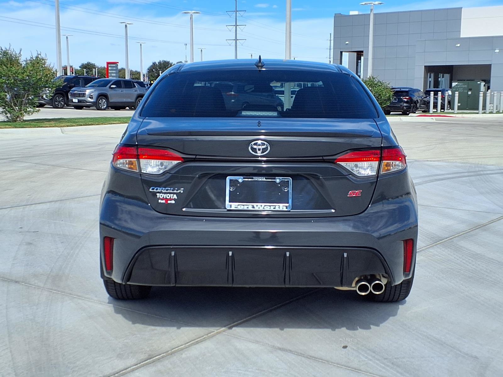Used 2025 Toyota Corolla SE w/ SE Premium Package FWD image 8