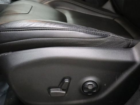 Used 2021 Jeep Cherokee Latitude Lux w/ Comfort/Convenience Group image 19