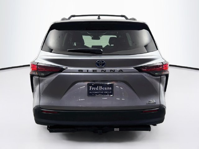 Used 2022 Toyota Sienna XLE w/ XLE Plus Package FWD image 8