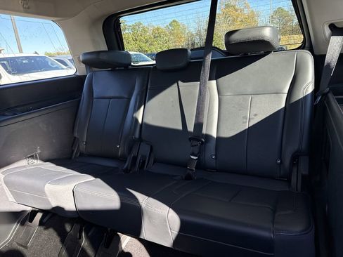 Used 2022 Ford Expedition XLT image 13