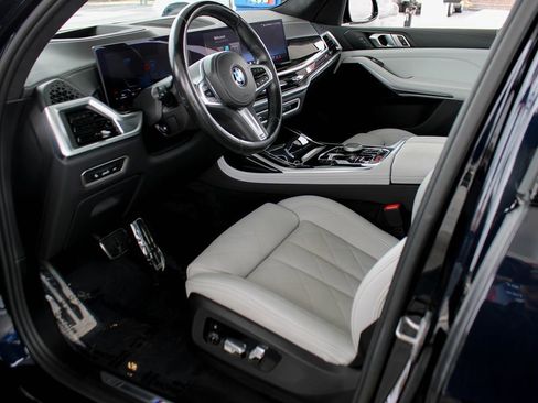 Used 2024 BMW X7 xDrive40i w/ M Sport Package AWD/4WD image 17