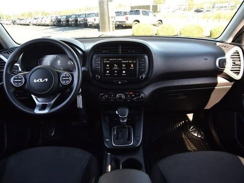 Used 2023 Kia Soul LX w/ Option Group 015 image 7
