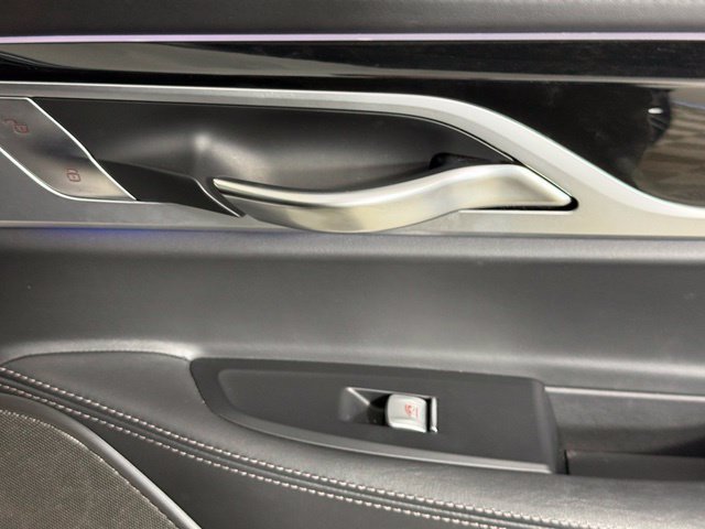 Used 2018 BMW 750i RWD image 24