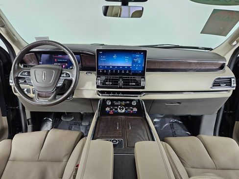 Used 2022 Lincoln Navigator Reserve image 25
