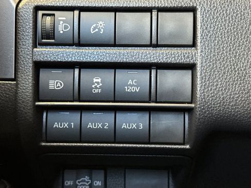 Used 2025 Toyota Tacoma TRD Off-Road w/ TRD Off Road Upgrade Package AWD/4WD image 28