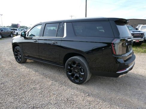 New 2026 Chevrolet Suburban High Country AWD/4WD image 6
