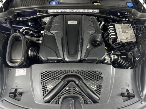 Used 2021 Porsche Macan S image 31