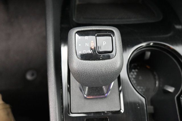 Used 2024 Nissan Rogue SV FWD image 25