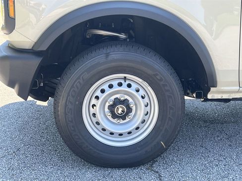 New 2025 Ford Bronco Base image 25