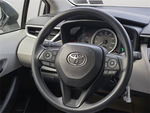 Certified 2022 Toyota Corolla LE image 18