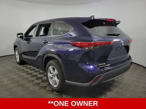Used 2023 Toyota Highlander LE image 6