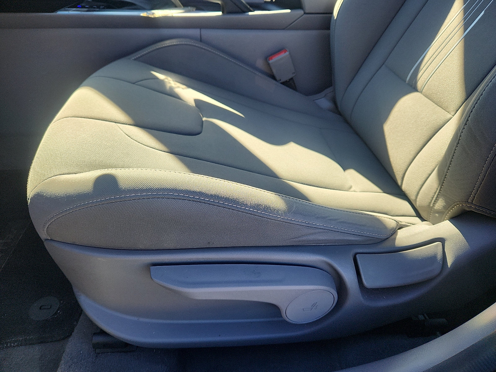 Certified 2024 Hyundai Elantra SEL FWD image 22