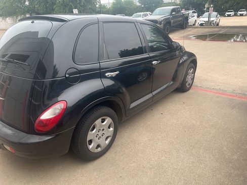Used 2008 Chrysler PT Cruiser FWD image 3