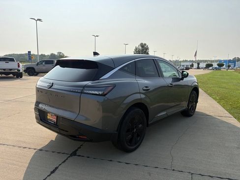 Used 2025 Nissan Murano SV AWD/4WD image 6