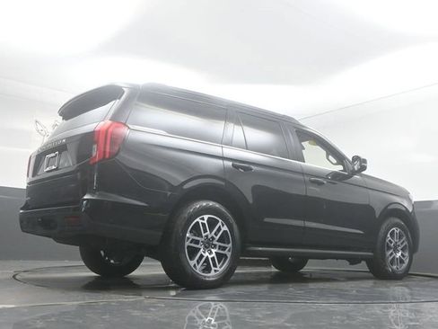 Used 2025 Ford Expedition Active AWD/4WD image 37
