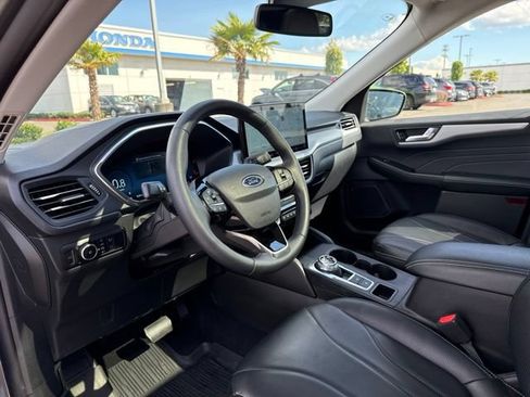 Used 2025 Ford Escape Platinum w/ Premium Technology Package AWD/4WD image 10