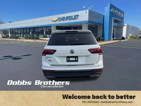 Used 2021 Volkswagen Tiguan SE w/ Panoramic Sunroof Package FWD image 7