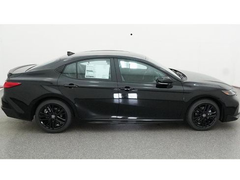 New 2026 Toyota Camry SE image 11