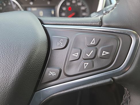 Used 2024 Chevrolet Equinox LT image 30