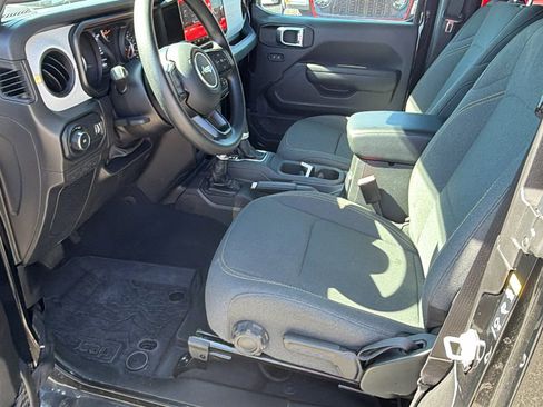 Used 2025 Jeep Wrangler Sport image 16