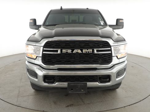 Used 2024 RAM 2500 Tradesman w/ Chrome Appearance Group image 12