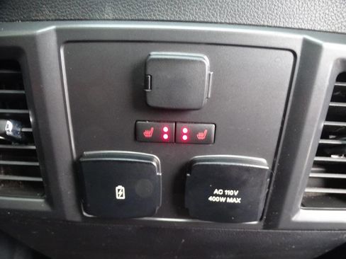 Used 2017 Ford F150 Lariat w/ Equipment Group 502A Luxury image 47