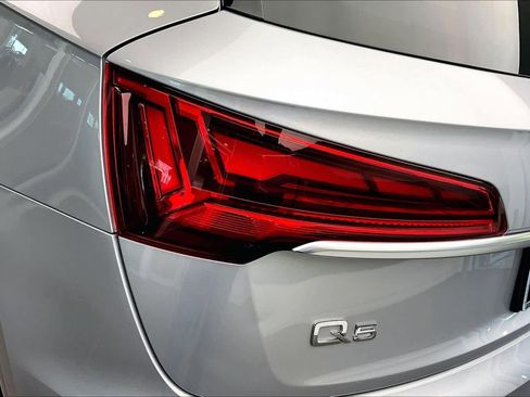 Used 2023 Audi Q5 2.0T Premium w/ Convenience Package image 27