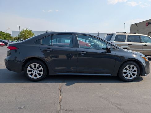 Used 2025 Toyota Corolla LE FWD image 2