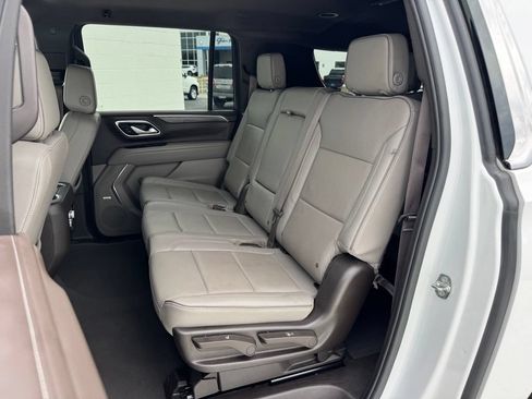 Used 2024 GMC Yukon XL SLT AWD/4WD image 21