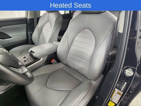 Used 2024 Toyota Highlander XLE AWD/4WD image 10