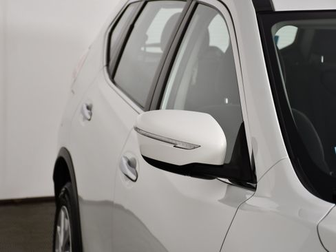 Used 2015 Nissan Rogue S AWD/4WD image 14