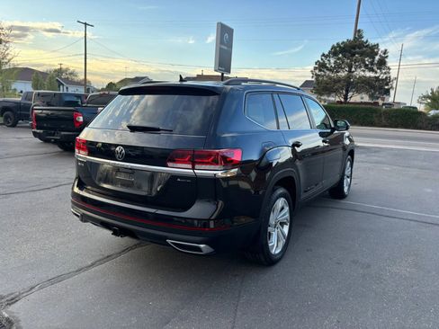 Used 2023 Volkswagen Atlas SE w/ Panoramic Sunroof Package image 5