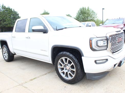 Used 2016 GMC Sierra 1500 Denali w/ Enhanced Driver Alert Package image 10