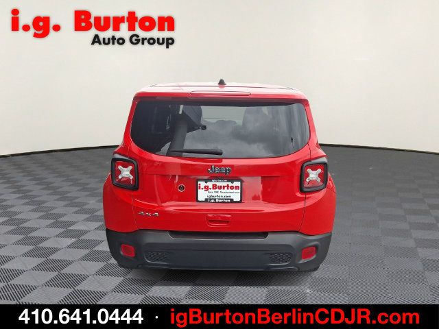 Used 2023 Jeep Renegade Latitude AWD/4WD image 5