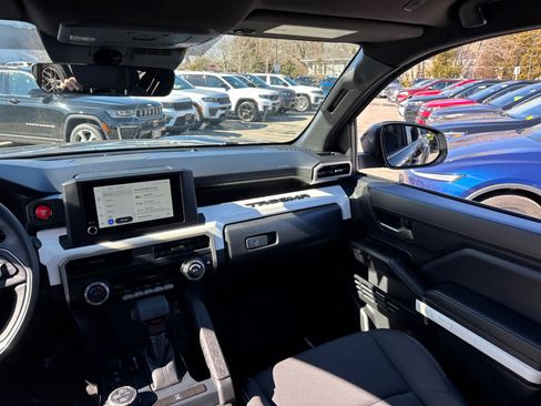 Used 2024 Toyota Tacoma TRD Off-Road image 31