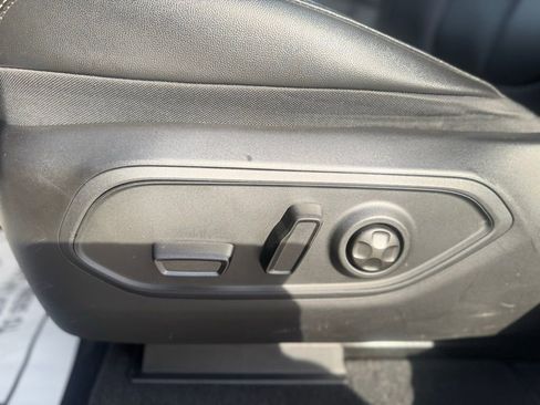 Used 2023 Jeep Grand Cherokee 4WD 4xe image 15