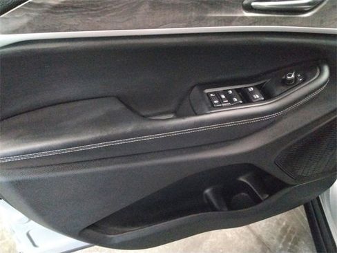 Used 2023 Jeep Grand Cherokee L Limited w/ Luxury Tech Group II image 30