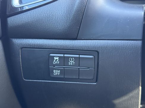 Used 2015 MAZDA MAZDA3 i Touring image 31