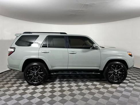Used 2023 Toyota 4Runner TRD Off-Road Premium w/ Moonroof Package AWD/4WD image 4