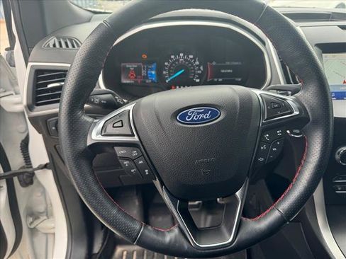 Used 2020 Ford Edge ST-Line w/ Cold Weather Package image 9
