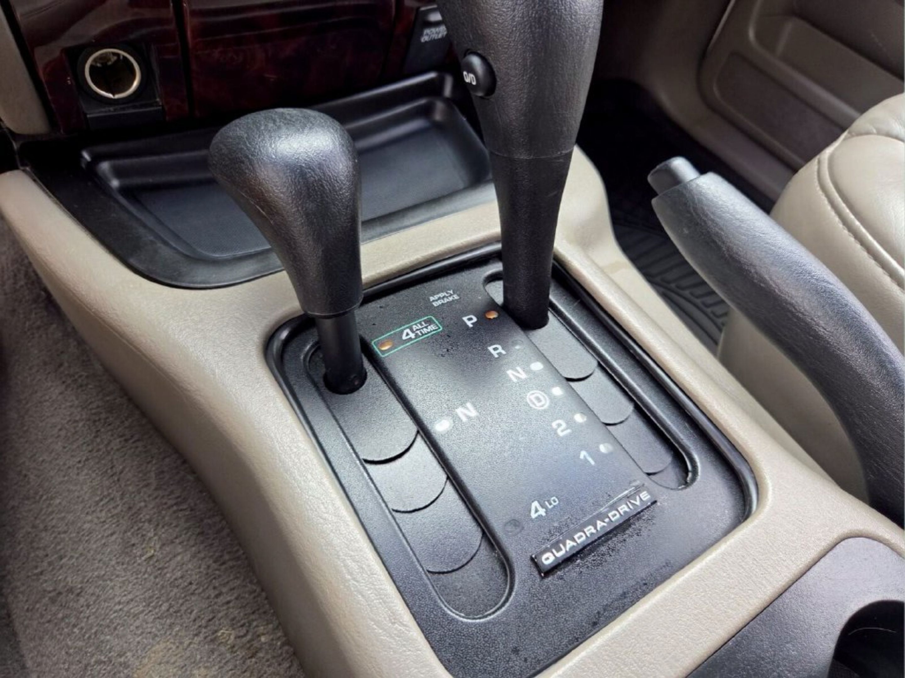 Used 2000 Jeep Grand Cherokee Limited AWD/4WD image 19