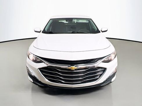 Used 2024 Chevrolet Malibu LT FWD image 2