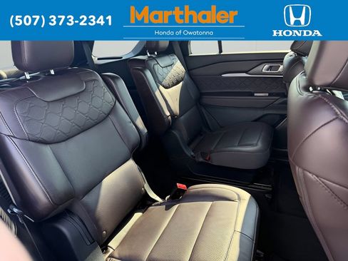 Used 2025 Ford Explorer Platinum w/ LUX Leather Package AWD/4WD image 19