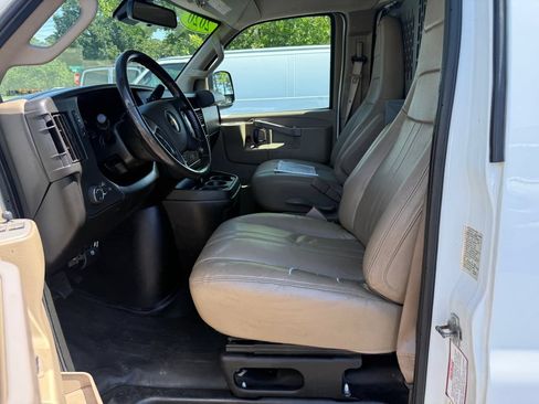 Used 2020 Chevrolet Express 3500 w/ Driver Convenience Package RWD image 13
