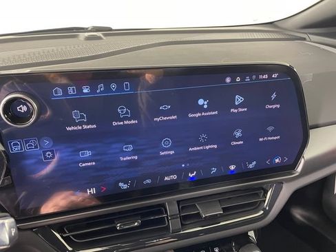 Certified 2026 Chevrolet Equinox EV RS FWD image 5