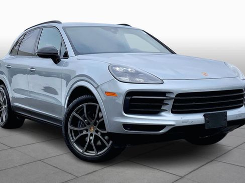 Used 2021 Porsche Cayenne image 3