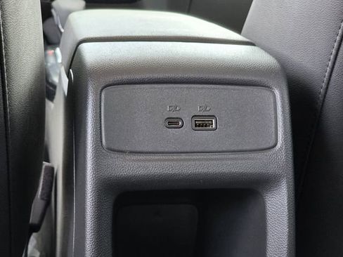 Used 2025 Chevrolet Trax LT FWD image 18