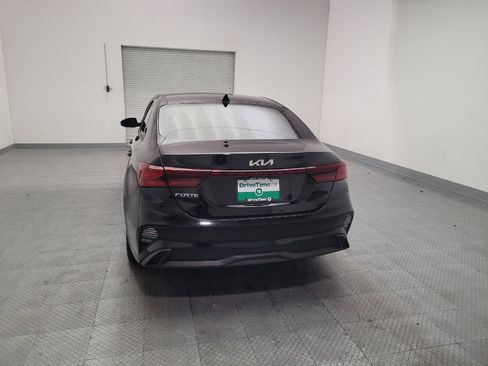 Used 2022 Kia Forte LXS FWD image 6