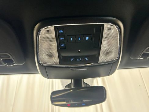 Used 2020 Jeep Grand Cherokee Limited AWD/4WD image 18