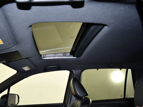 Certified 2022 Honda Pilot TrailSport image 40